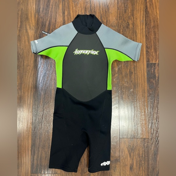 Hyperflex  Wetsuit Access 2.5mm Black green gray Swim Surf Size 12 Youth - Picture 1 of 5
